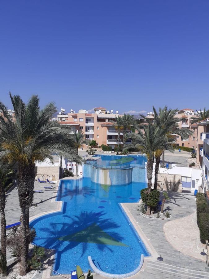 Iris Village Grand Apartment Paphos Exterior photo